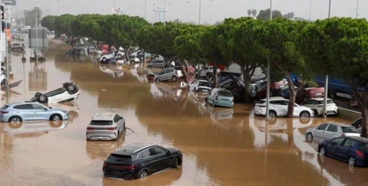 Tragedia en España: más de 150 muertos por inundaciones históricas