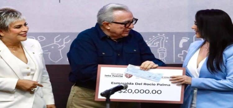 Entrega Rocha Moya apoyos directos a comerciantes de Culiacán, Sinaloa