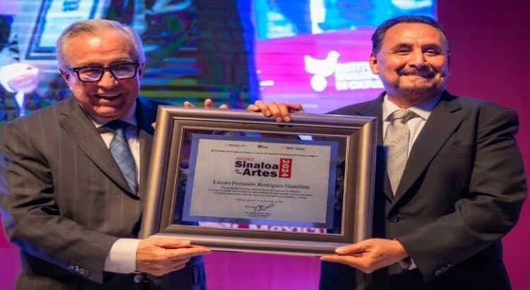 Entrega Rocha Moya el Premio Sinaloa de las Artes