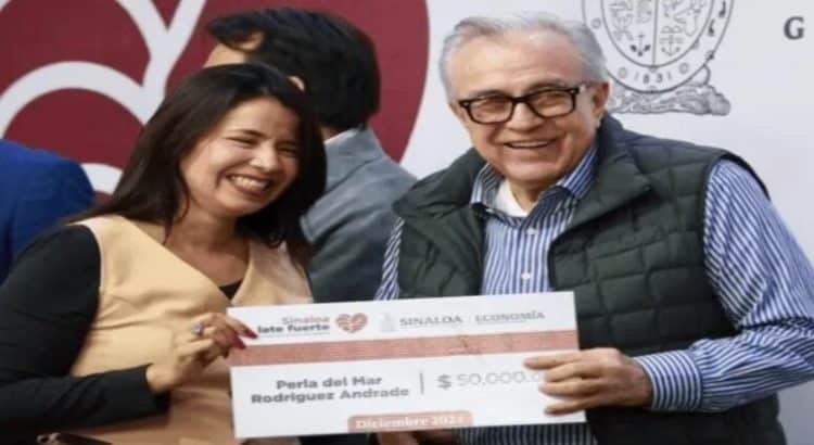 Gobierno de Sinaloa entrega más de 5 mdp a afectados por la inseguridad