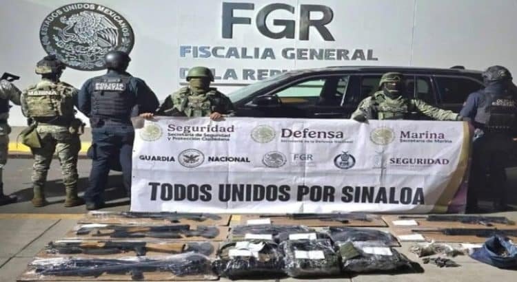 Aseguran arsenal y vehículo durante operativo en La Mora, Culiacán