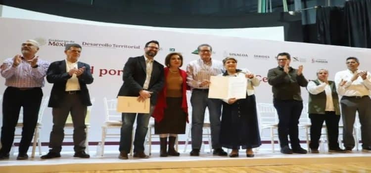 Firman convenio para atender el rezago en vivienda en Sinaloa