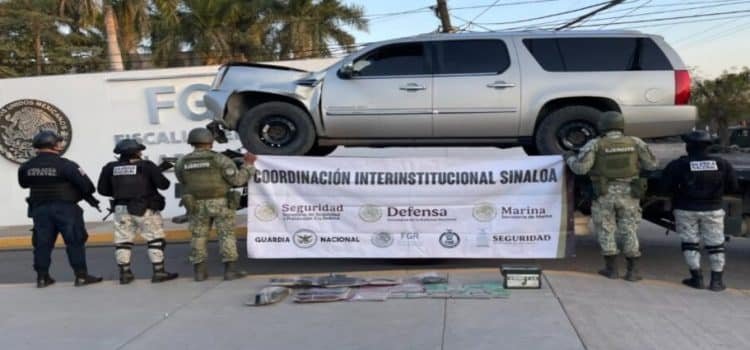 Aseguran camioneta blindada con ametralladora FN minimi Aseguran camioneta blindada con ametralladora FN minimi