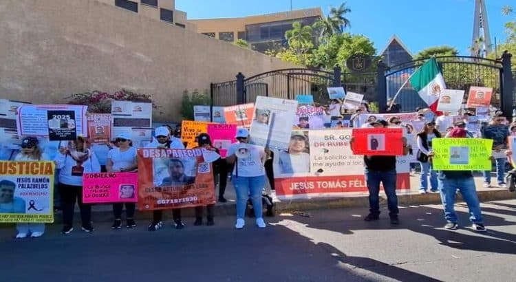 Familiares de desaparecidos marchan por la paz en Culiacán