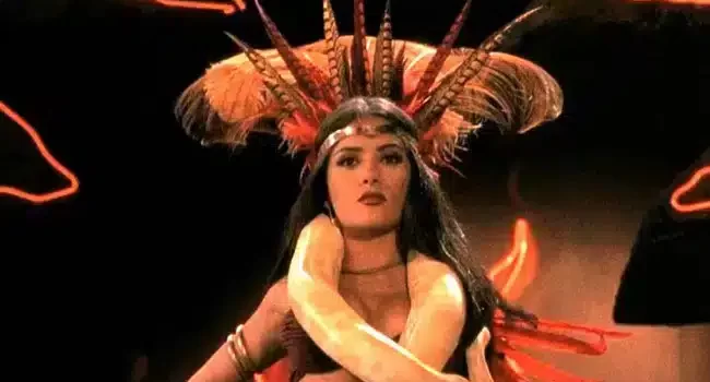 Salma Hayek revive su baile con una pitón por cumpleaños de Quentin Tarantino Salma Hayek revive su baile con una pitón por cumpleaños de Quentin Tarantino