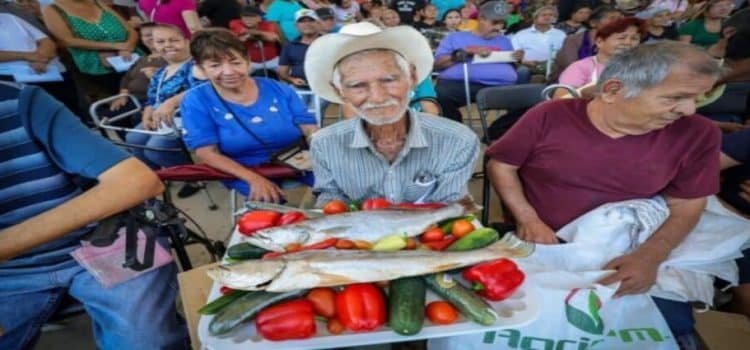 Gobierno del estado y el sector pesquero entregaron 15 toneladas de pescado a familias vulnerables