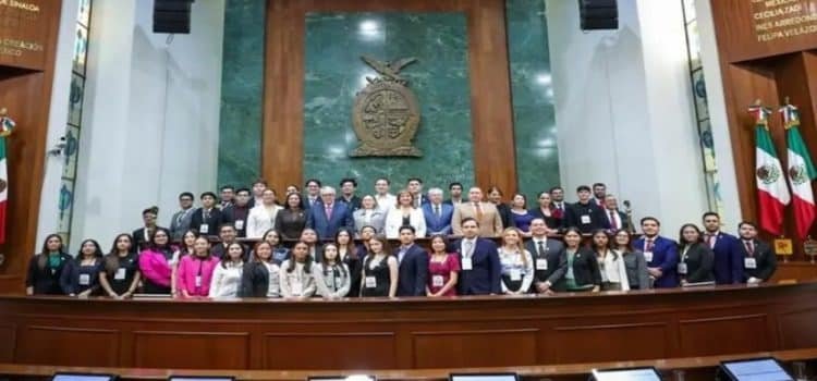 Inicia Parlamento Juvenil en Sinaloa