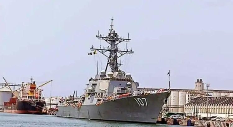 Atraca destructor estadounidense en el puerto de Veracruz