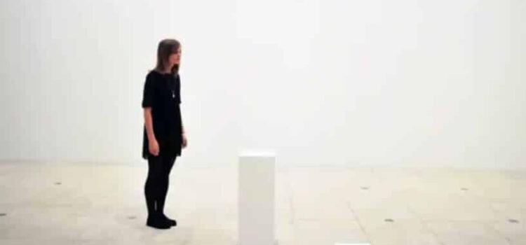Artista vende obra invisible en… 18 mil dólares