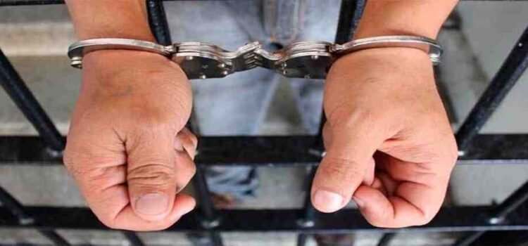 Detienen a dos hombres tras operativo en Los Ángeles