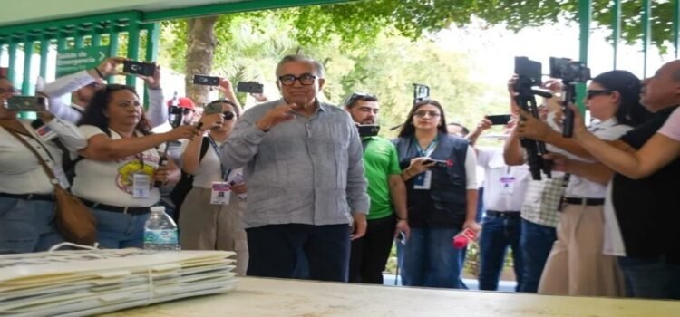 Rocha Moya no puede emitir su voto por atraso en instalación de casilla