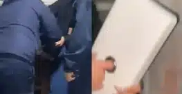 Llegó a urgencias con el dedo atrapado en la tapa de un inodoro