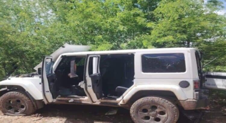 Localizan 4 vehículos abandonados con equipo táctico en Culiacán y Cósala