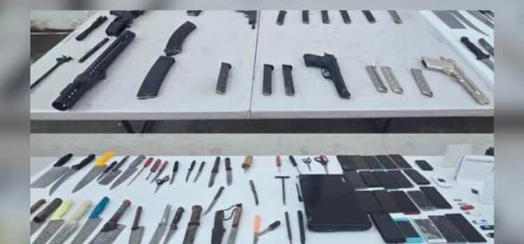 Incautan armas y dispositivos en penal de Culiacán