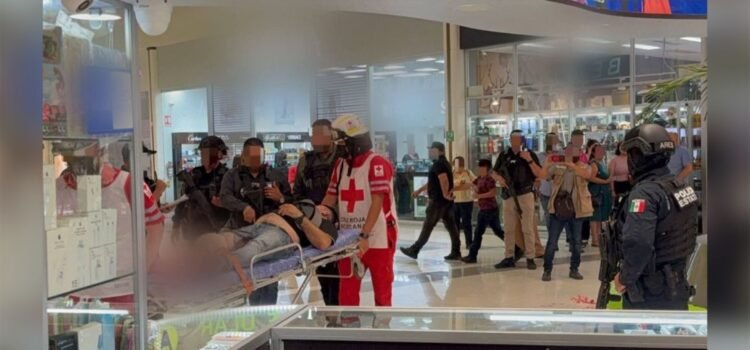 Balacera deja tres heridos en plaza de Culiacán Balacera deja tres heridos en plaza de Culiacán