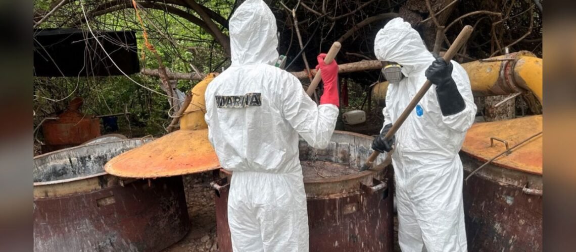 Aseguran narcolaboratorio valuado en más de 80 millones de pesos en Sinaloa Aseguran narcolaboratorio valuado en más de 80 millones de pesos en Sinaloa
