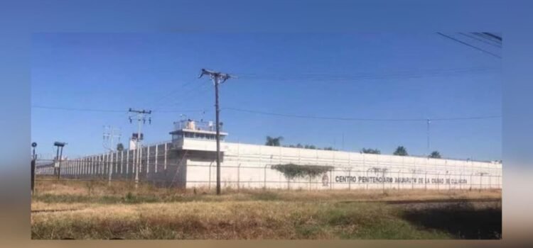 Trasladan a reos de alta peligrosidad a penales federales en Sinaloa Trasladan a reos de alta peligrosidad a penales federales en Sinaloa