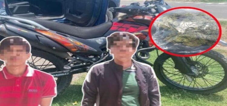 Detienen a 2 jóvenes tras intento se huida