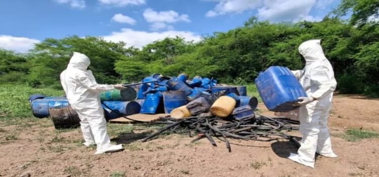 Decomisan más de 4 mil litros de diversas sustancias químicas en dos municipios