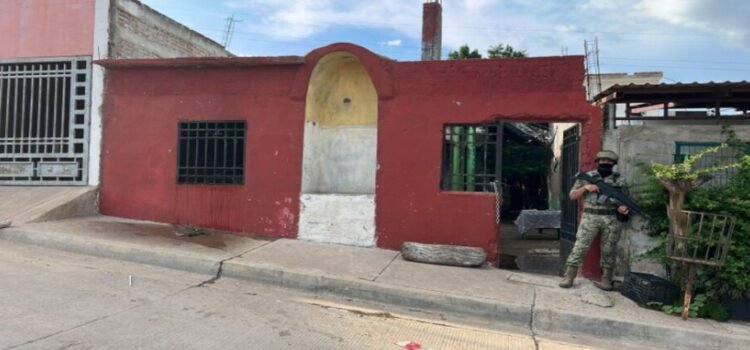 Lanzan bomba molotov contra vivienda