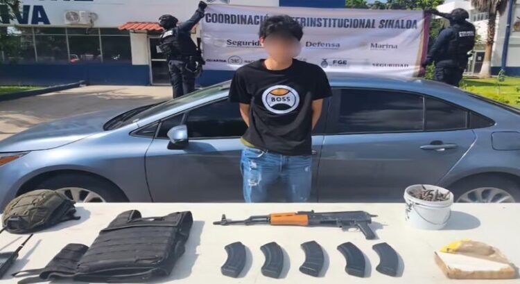 Detienen a dos con armas de fuego en diferentes hechos