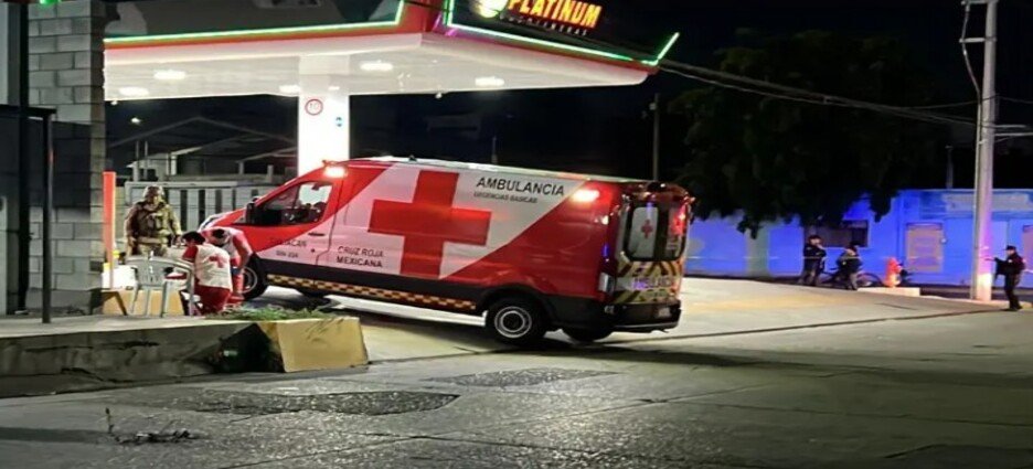 Asesinan a menor de 15 años frente a gasolinera en Culiacán