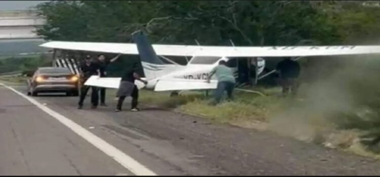 Avioneta realiza aterrizaje forzoso en autopista Mazatlán-Culiacán