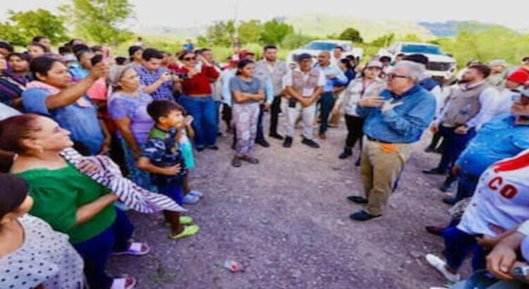 Familias afectadas por inundaciones reciben apoyos