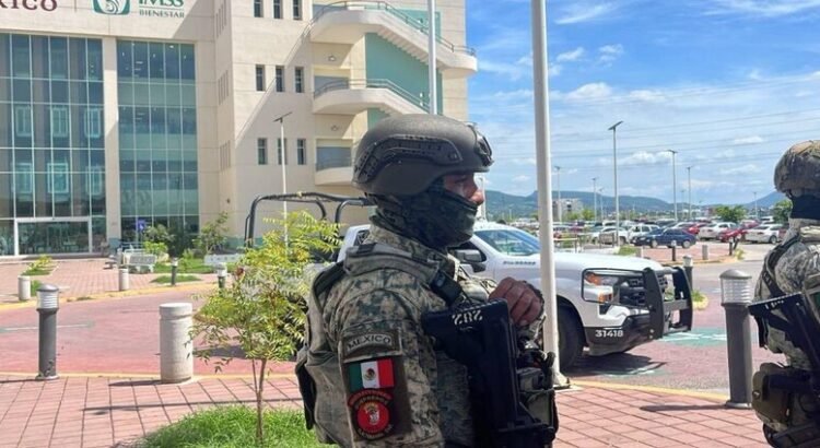 Detienen a falsa enfermera en el Hospital General de Culiacán