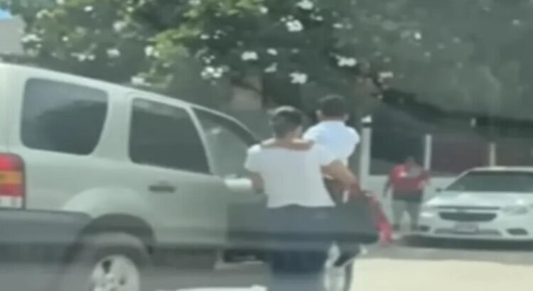Alumnos y profesores se refugian en escuela por balacera