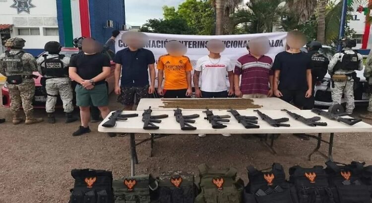 Detienen a ocho y aseguran armas, inmuebles y vehículos
