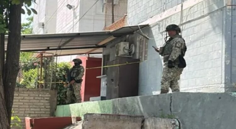 Motociclistas ultiman a hombre en departamento de Infonavit Cañadas
