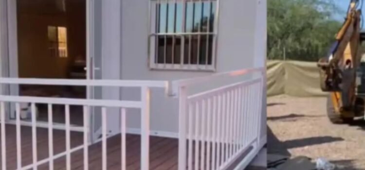 Joven compró su casa en línea y la armó ella misma Joven compró su casa en línea y la armó ella misma