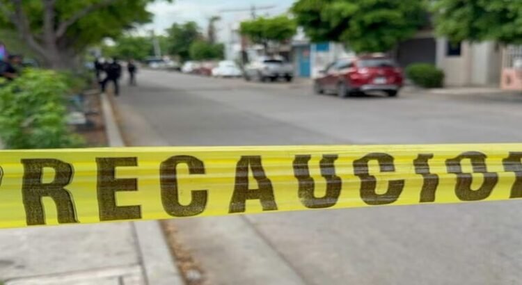 Tres civiles heridos durante ataque a policía