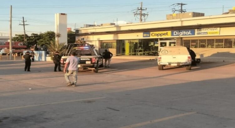 Ultiman a hombre al interior de una tienda Coppel