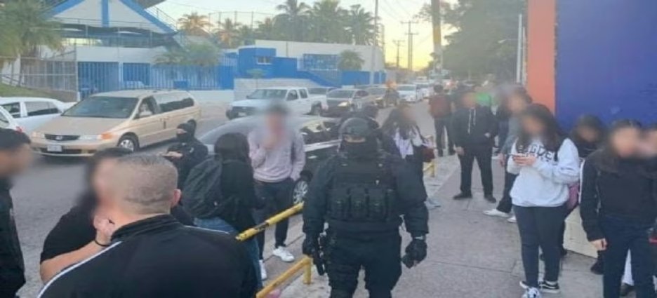 Evacúan preparatoria en Culiacán por amenaza de bomba y reporte de tiroteo