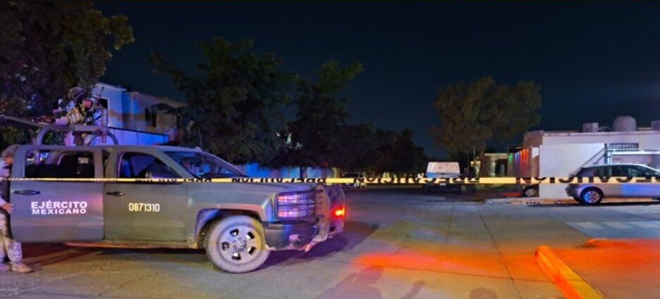 Asesinan a balazos a un joven afuera de su casa en Culiacán